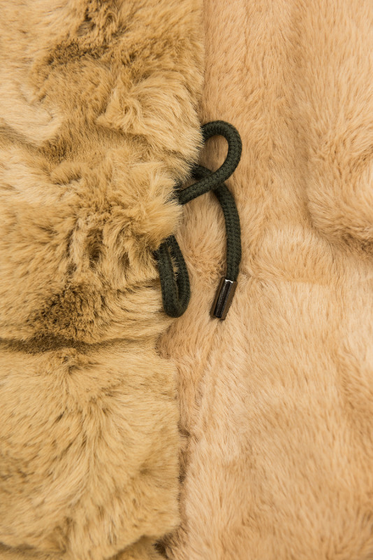Khaki parka s odnímateľným kožušinovým lemom