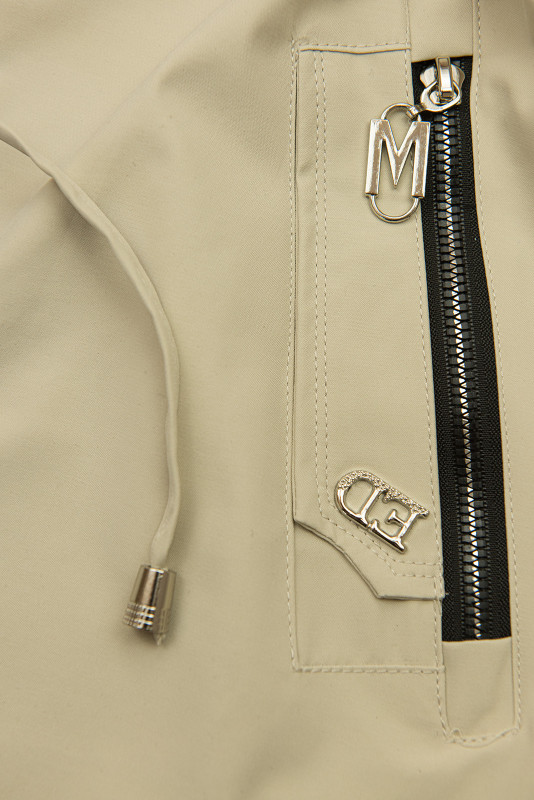 Béžová parka s odopínateľnou kapucňou