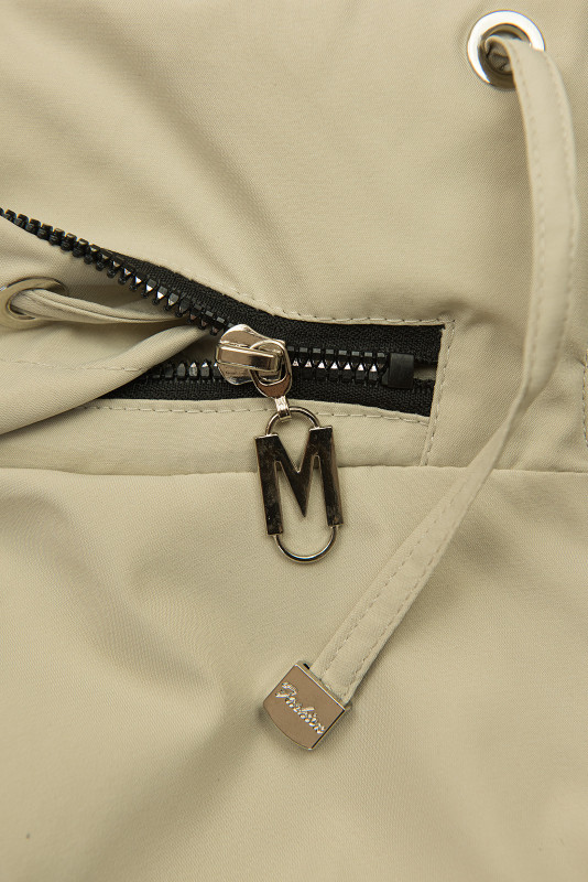 Béžová parka s odopínateľnou kapucňou