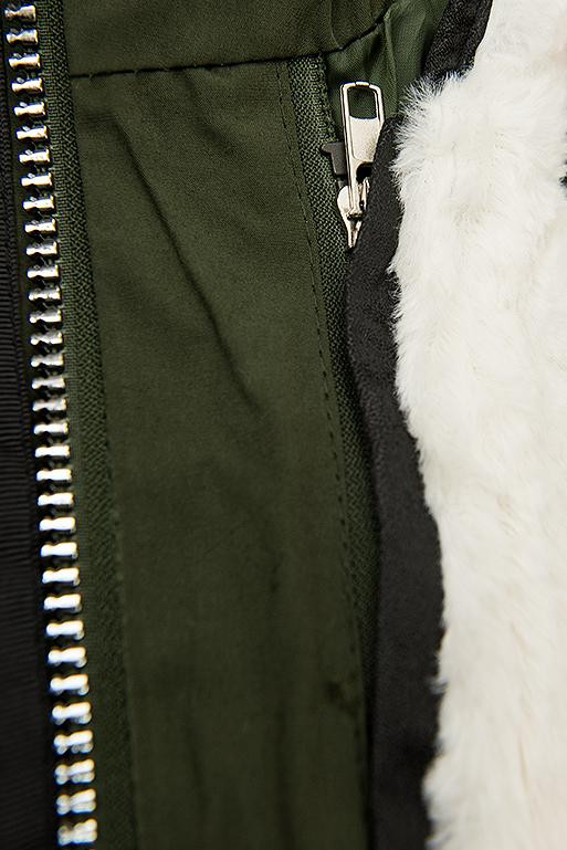 Khaki-biela parka na zimu