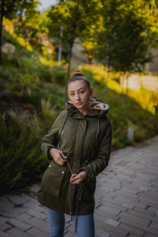 Khaki parka s vyberateľným plyšovým futrom