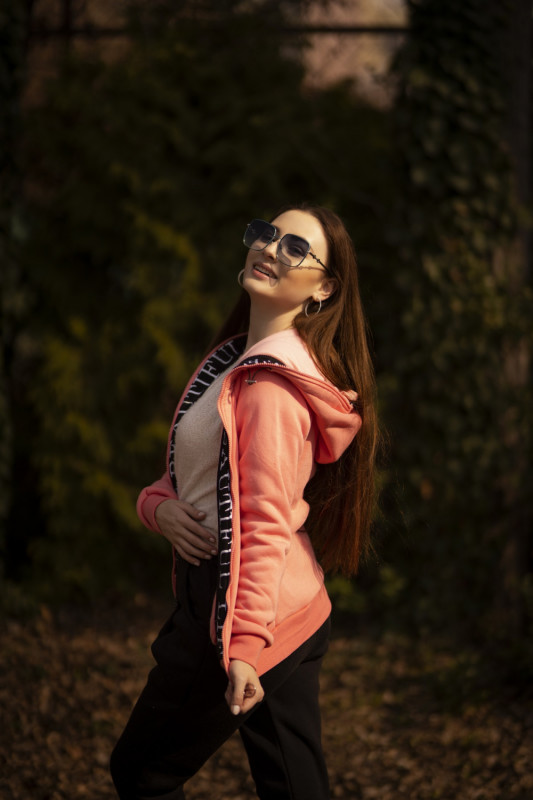 Čierna tepláková súprava na zips