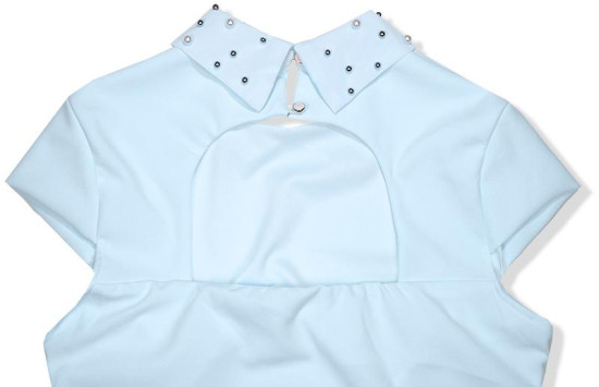 Baby blue top s perlovým golierom
