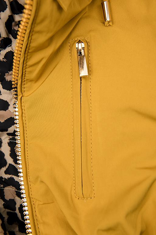 Žltá obojstranná parka s leopardím vzorom