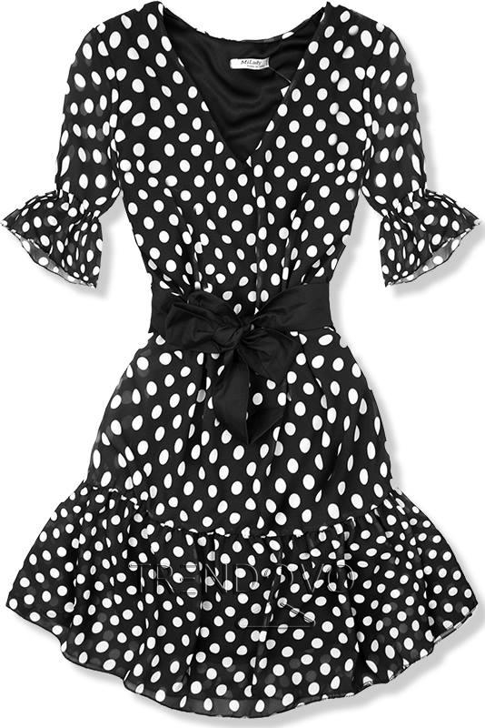 Čierno-biele bodkované šaty