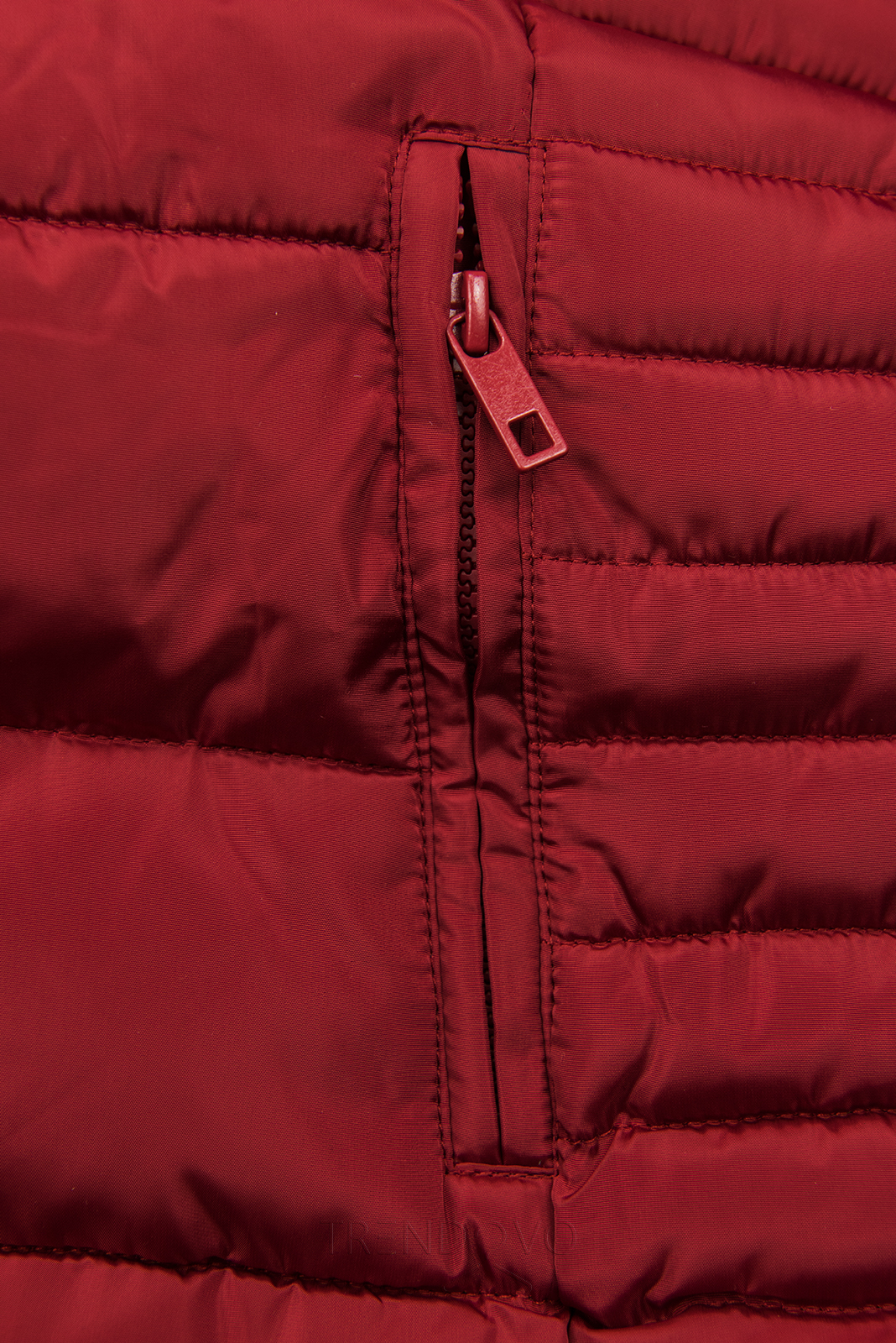 Tmavočervená prešívaná zimná bunda