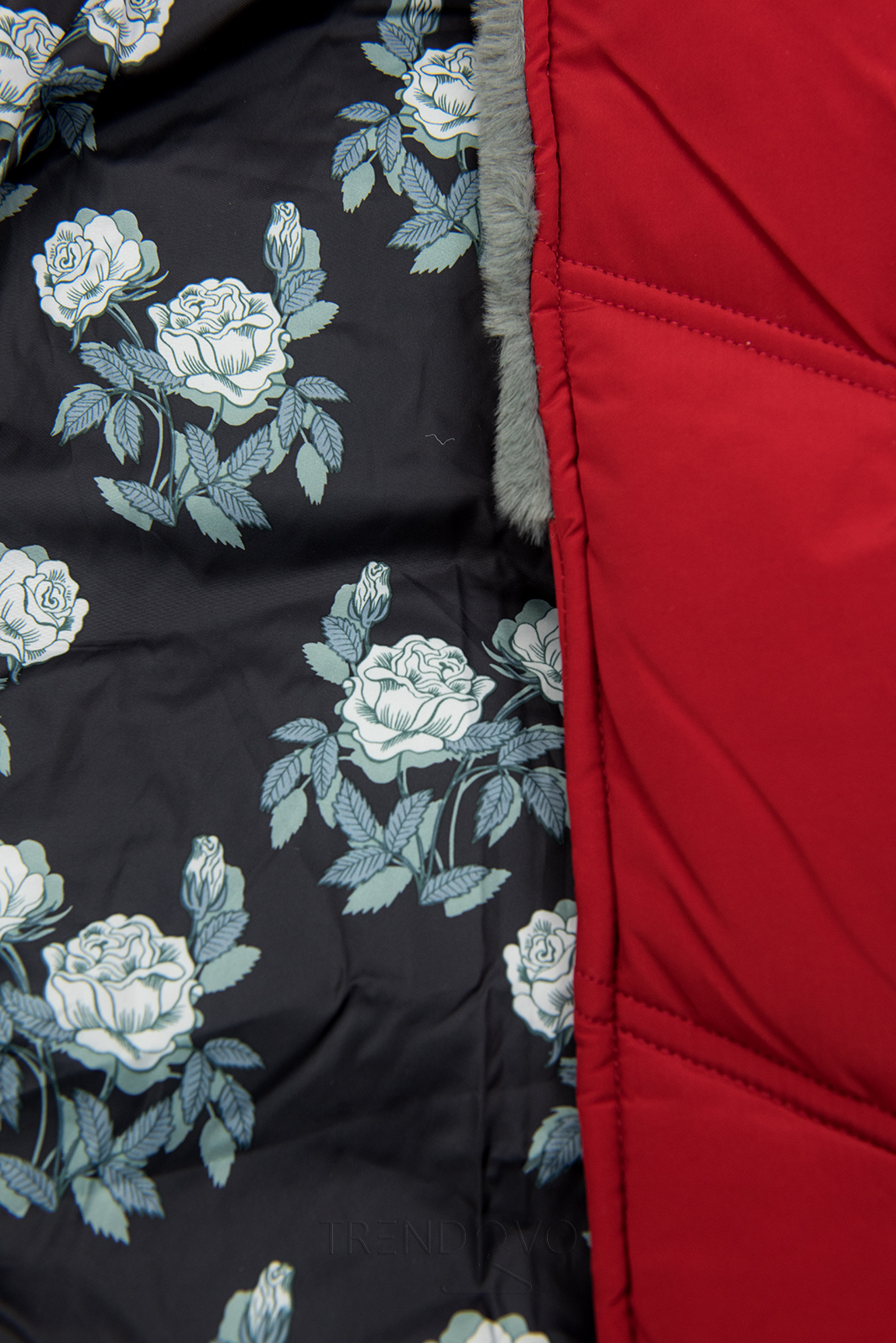 Červená zimná bunda s kvetinovou podšívkou