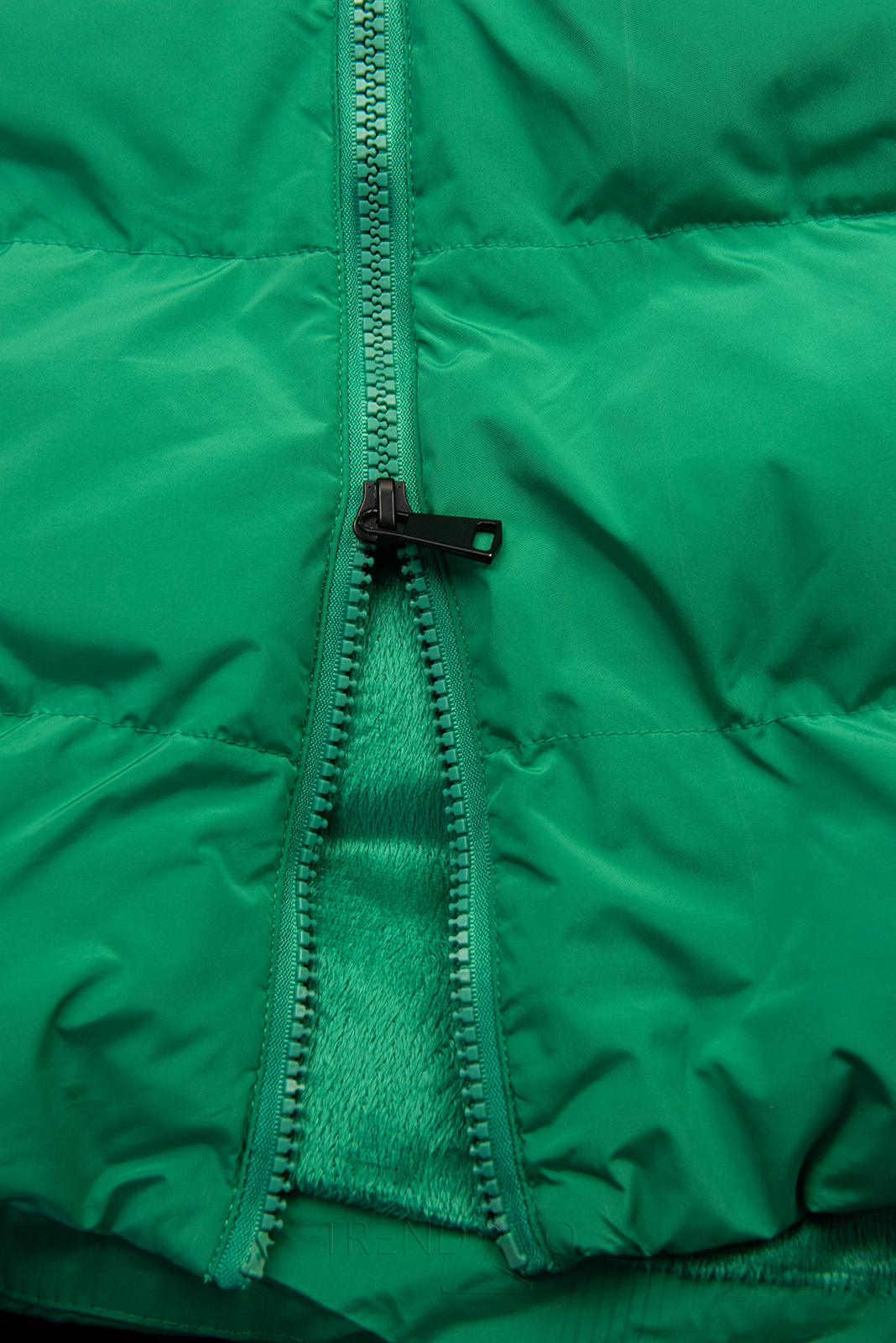 Zelená dlhá prešívaná vesta