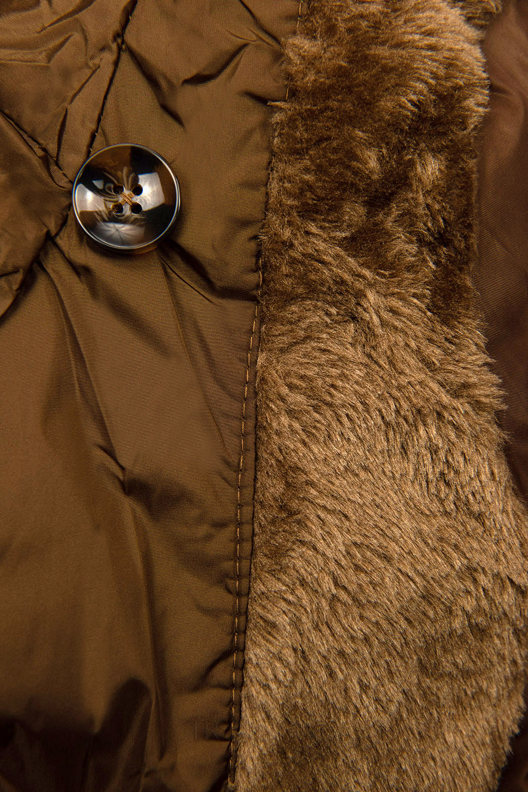 Karamelovohnedá prešívaná zimná bunda s vysokým golierom