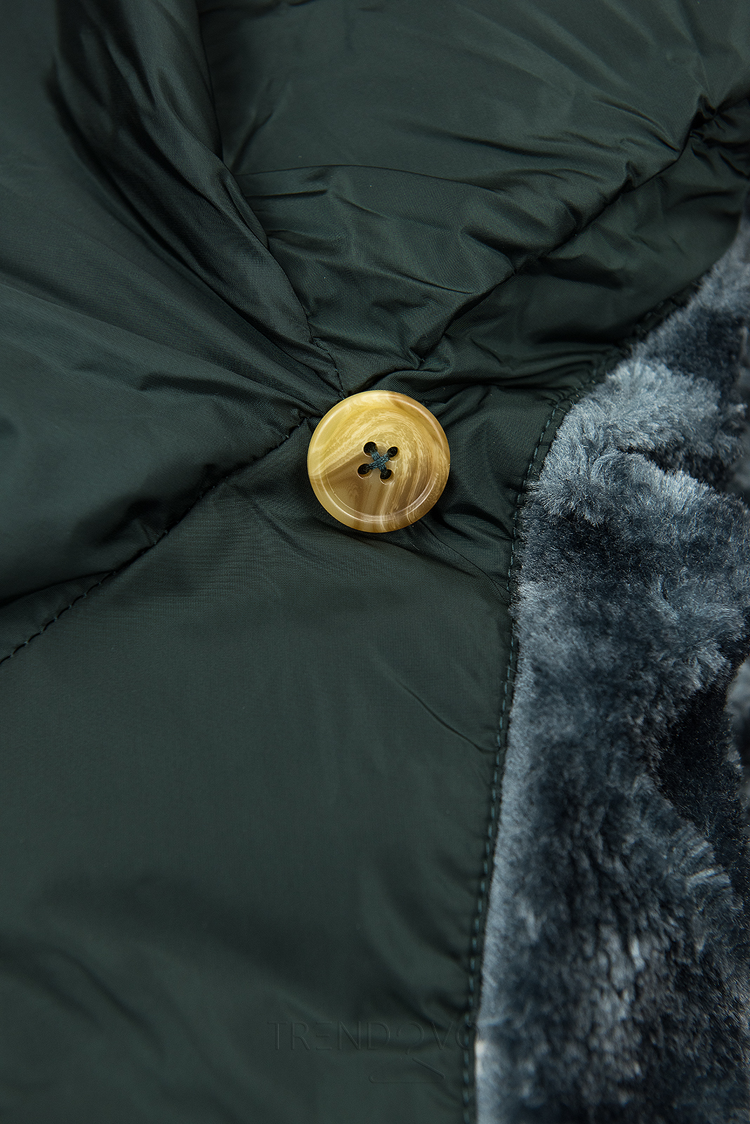 Tmavozelená zimná bunda s vysokým golierom