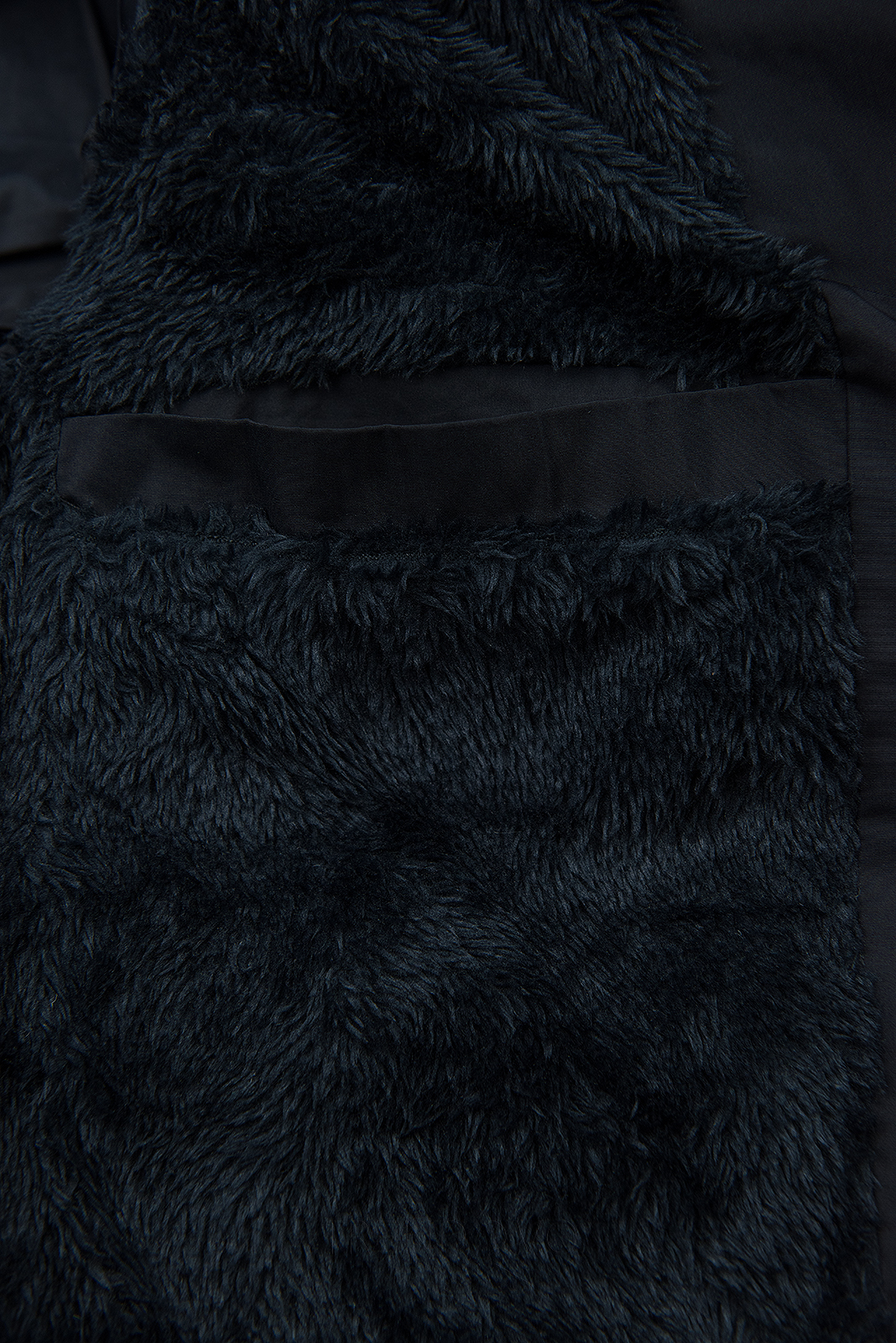 Zimná bunda tmavomodrá so smotanovou kožušinou