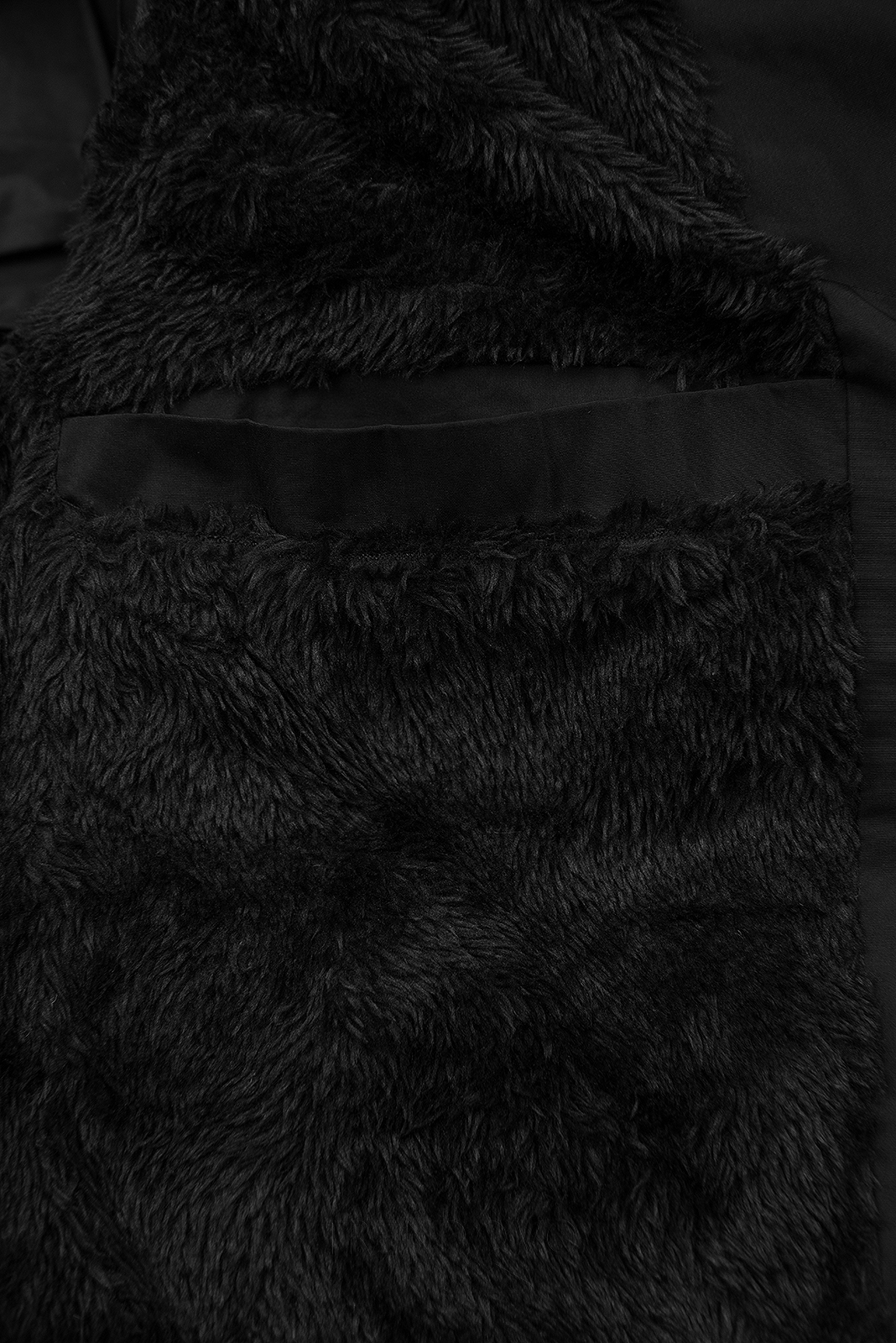 Zimná bunda čierna so smotanovou kožušinou