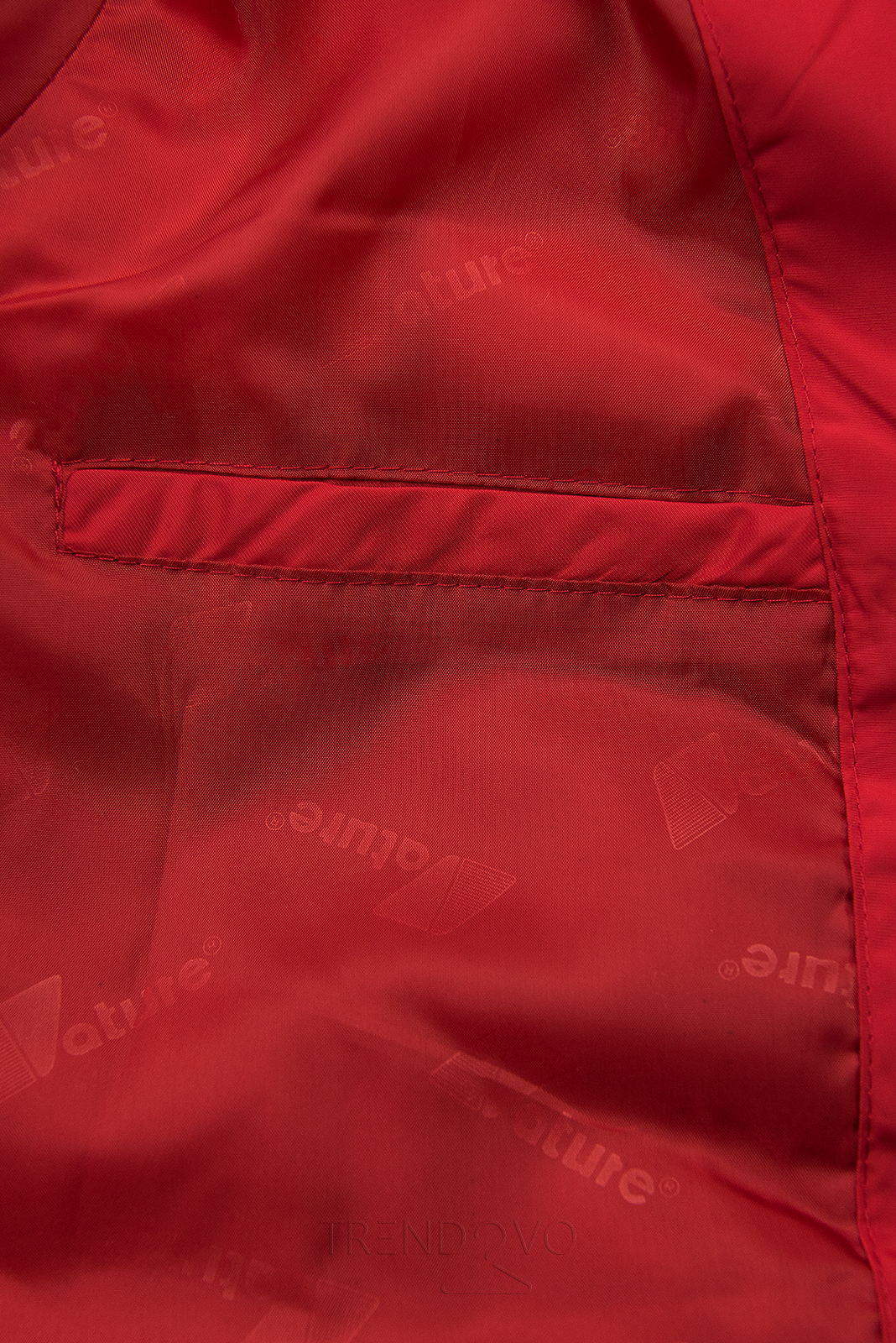 Červená bunda na obdobie jeseň/zima