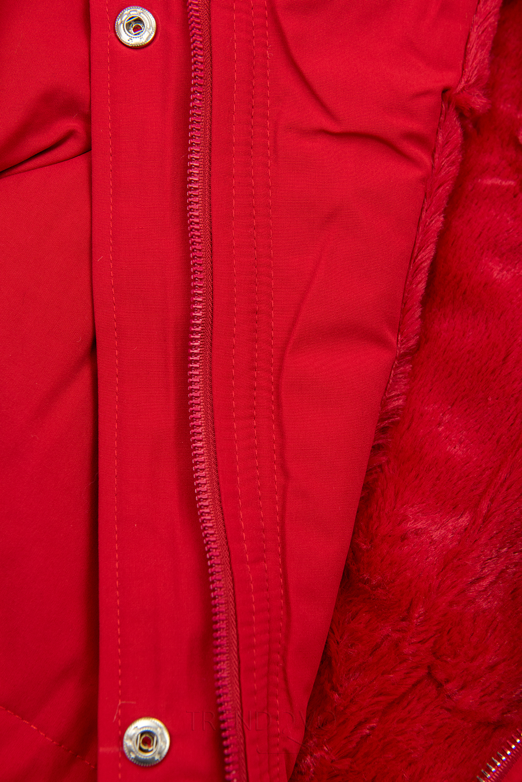 Červená zimná bunda s hnedou kožušinou