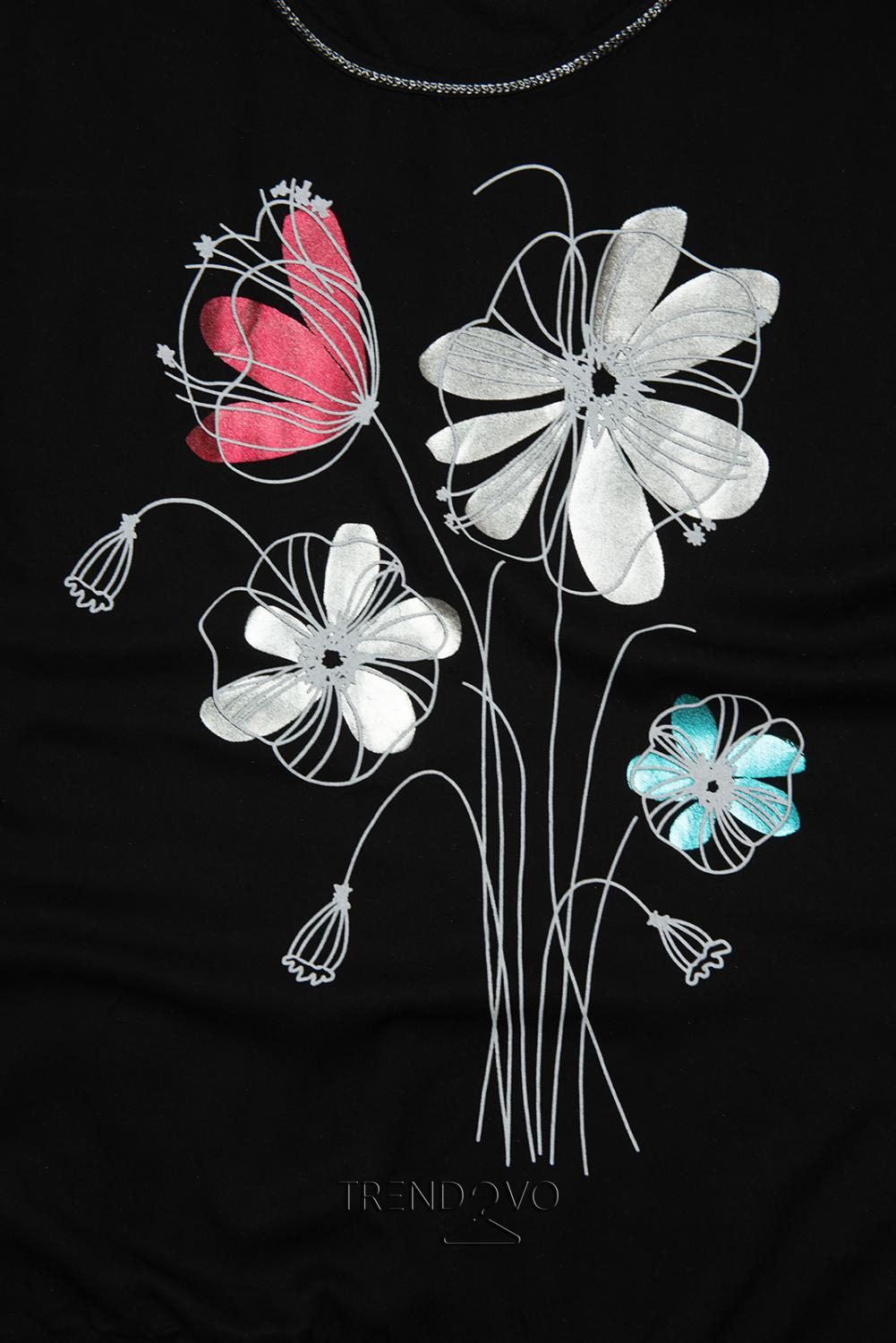 Čierne tričko s potlačou kvetov