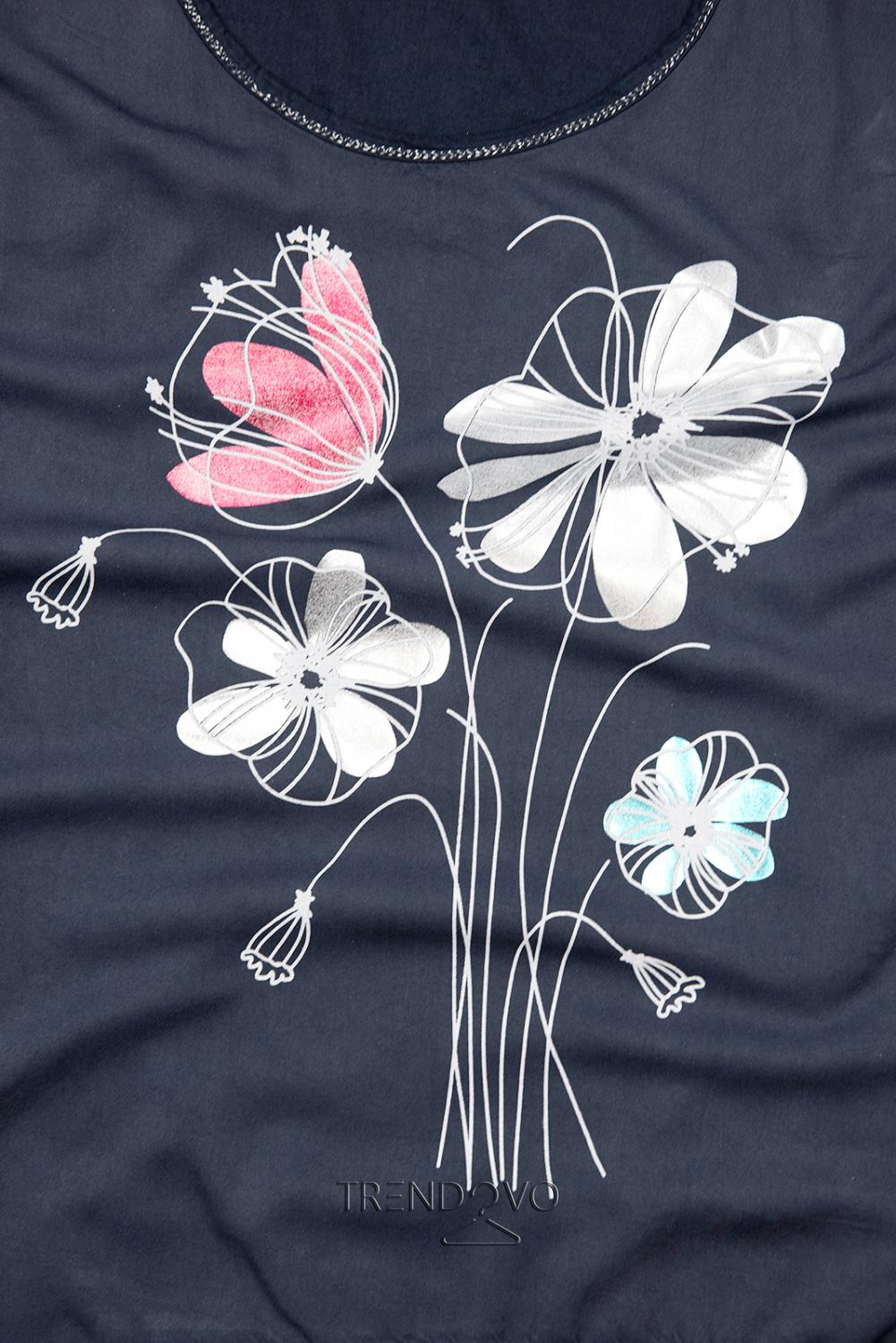 Tmavomodré tričko s potlačou kvetov