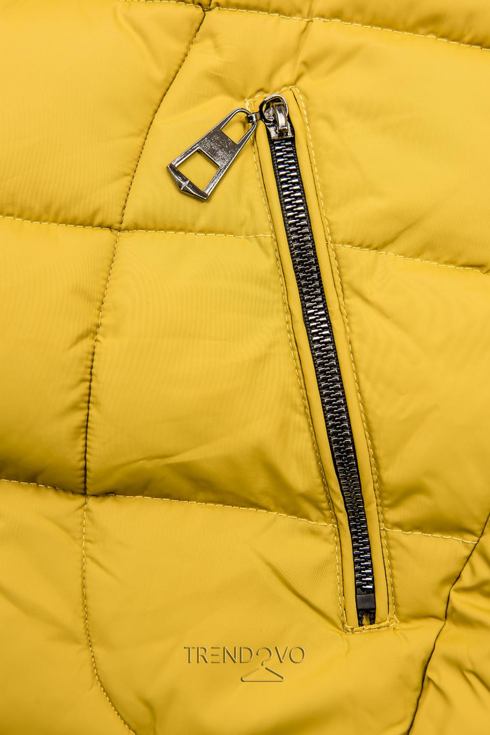 Žltá prešívaná bunda s odnímateľnou kapucňou