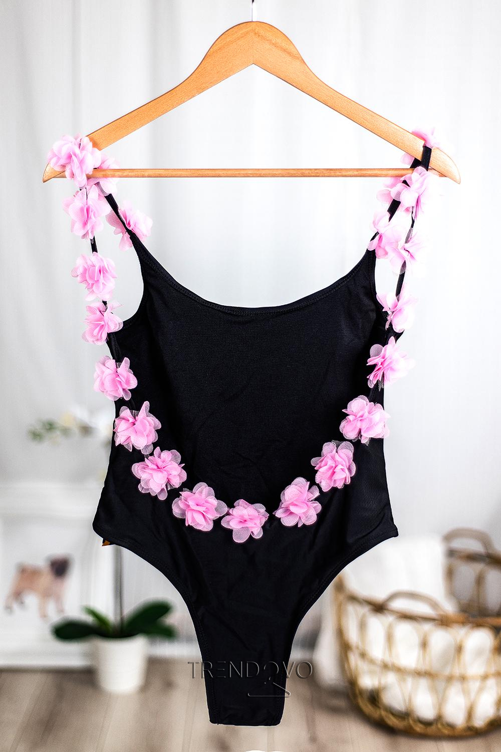 Čierne jednodielne plavky s kvetinovou aplikáciou