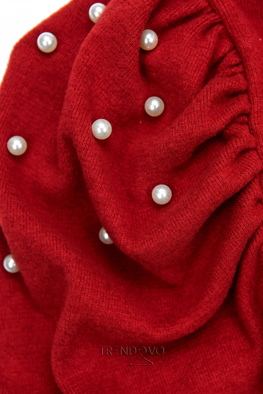 Červené elegantné šaty s perličkami