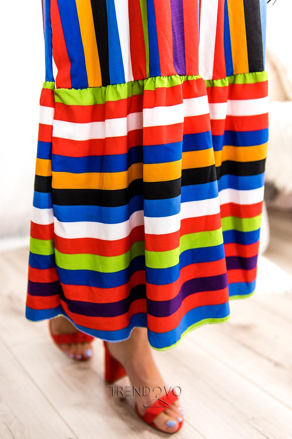 Farebné pruhované šaty so stuhou