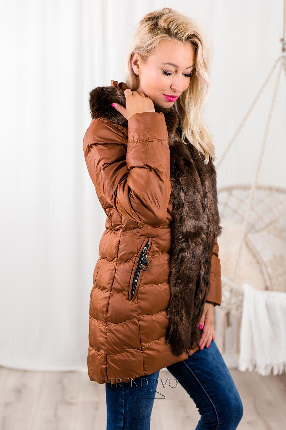 Hnedá zimná bunda s kožušinovým lemom