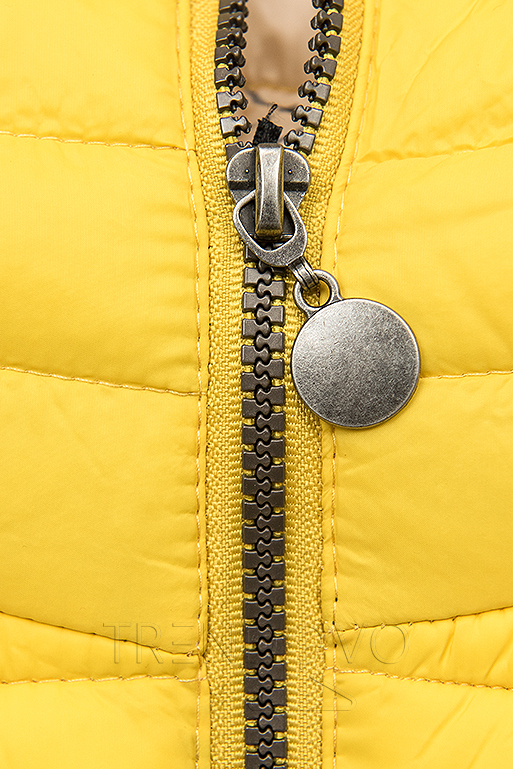 Žltá prešívaná bunda so vzorovanou podšívkou