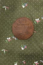 Khaki mikina s kvetinovým vzorom