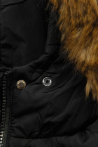 Čierna zimná bunda s kapucňou a kožušinou