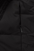 Čierna prešívaná zimná bunda s opaskom