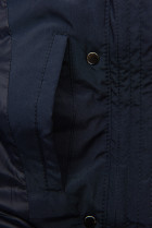 Tmavomodrá zimná bunda tvarovaná pre širšie boky