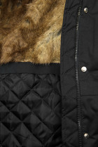Čierna zimná bunda s vysokým golierom a kožušinou
