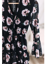 Čierne kvetinové šaty s volánmi