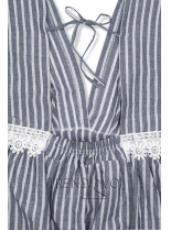 Tmavomodré letné šaty s holým chrbtom