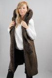 Hnedá dlhá kožušinová vesta s kapucňou
