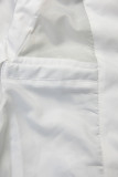 Prešívaná vesta s odopínateľnou kapucňou biela